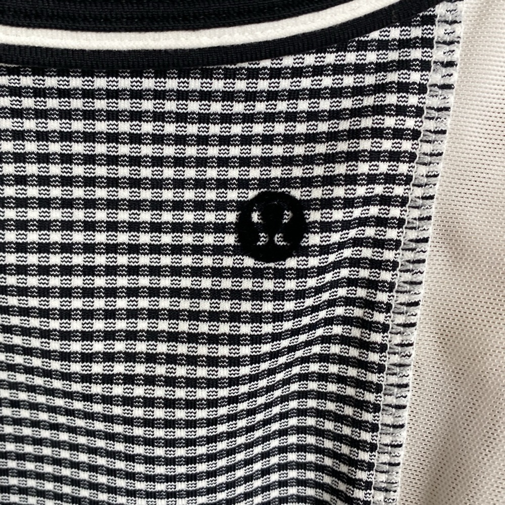 Lululemon Ujjayi women’s gingham Y tank black white Sz 12 EUC - Picture 5 of 6